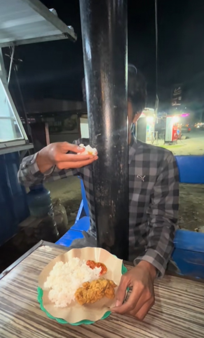 โต๊ะกินข้าว