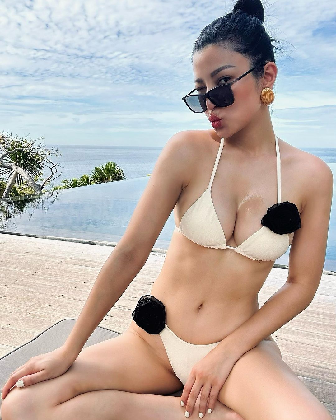 เอมมี่ มรกต