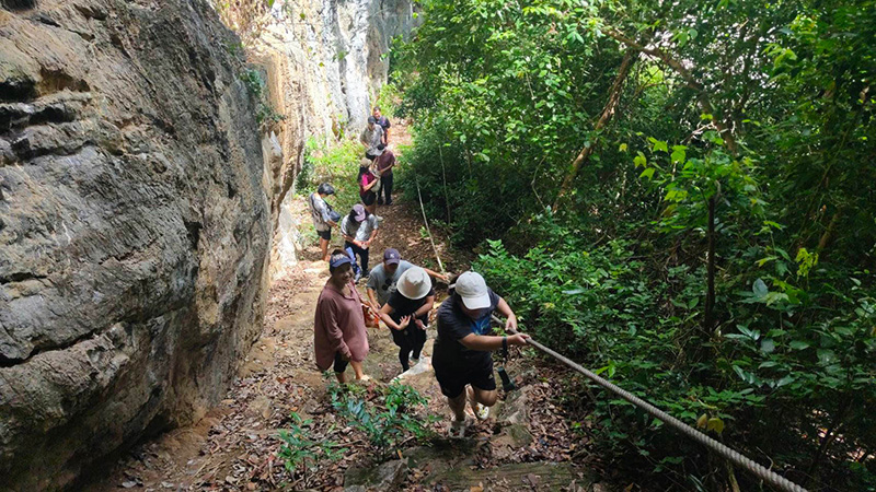 ถ้ำบัวโบก สุราษฎร์ธานี