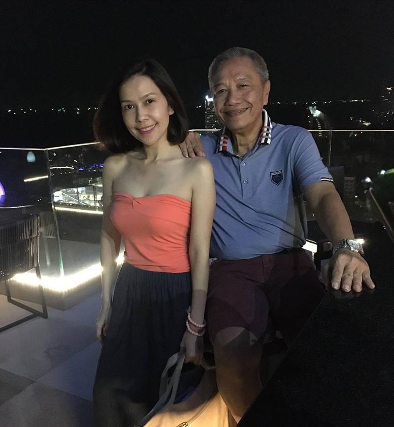 แม่ทุม ปทุมวดี,พ่อรอง เค้ามูลคดี