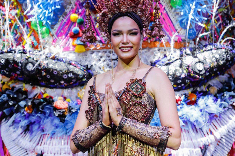 ฟ้าใส ปวีณสุดา