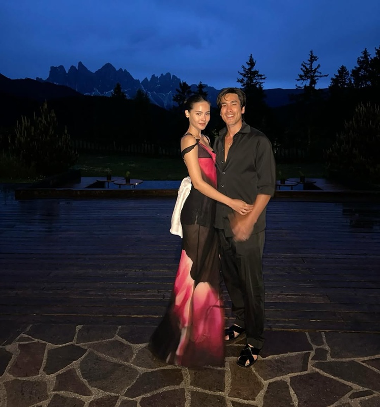 ญาญ่า อุรัสยา ควงแก๊งเพื่อนเที่ยวทะเล อวดชุดแซ่บโชว์หุ่นเซ็กซี่ 