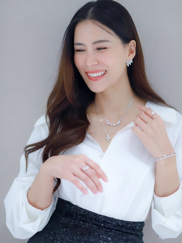 เชอรี่ เข็มอัปสร