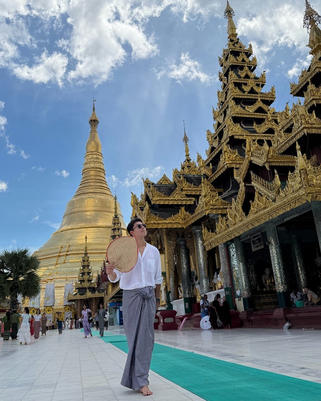 นาย ณภัทร โพสต์ภาพเที่ยวชเวดากอง