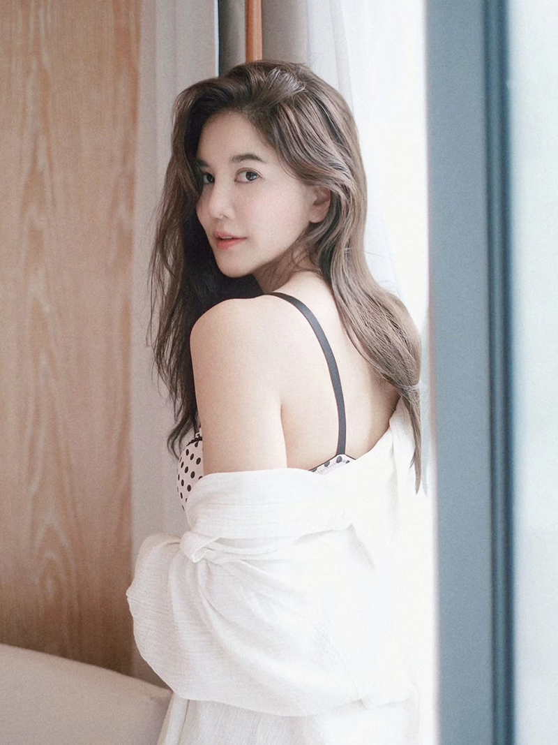 ก้อย รัชวิน เซ็กซี่เต็มตาในชุดชั้นใน