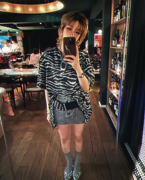 พีช สิตมน ภรรยา ติ๊ก เจษฎาภรณ์ กับความสวยแซ่บมีสไตล์ ทั้งเปรี้ยวทั้งเท่