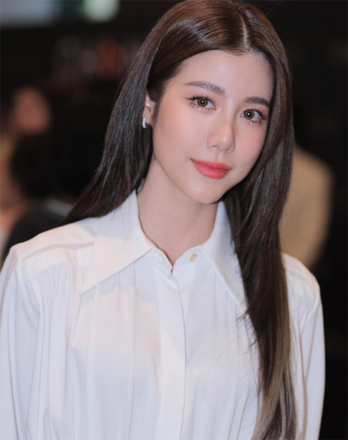 เอสเธอร์ สุปรีย์ลีลา ทรงผม