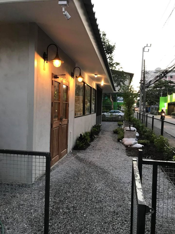 ร้านกาแฟสำโรง