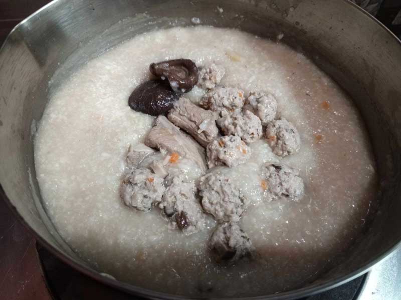 โจ๊กหมูสับ