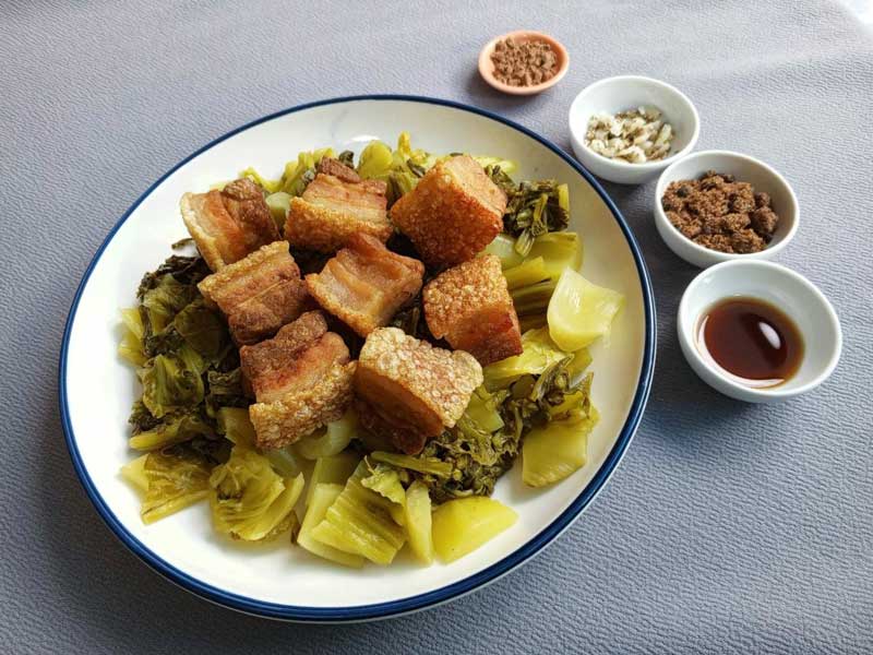 ส่วนผสมหมูสามชั้นตุ๋นผักกาดดอง