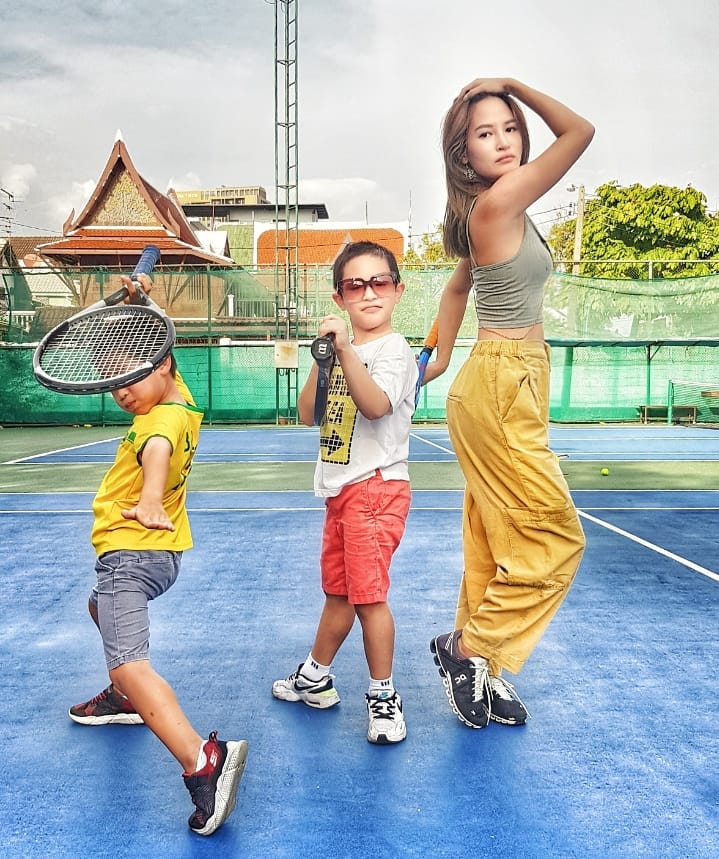 พลอย พลอยพรรณ 