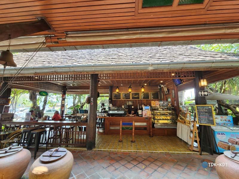 ร้านอาหารลมเย็น