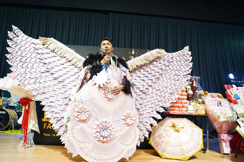 แฟนคลับจัดใหญ่ HBD ตรี ชัยณรงค์ 