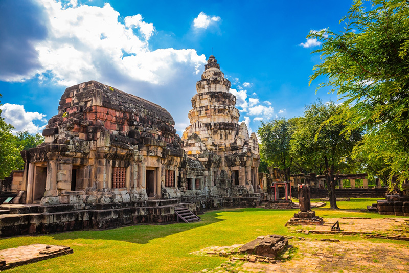 ที่เที่ยวสงกรานต์ 2568 เที่ยวในตัวเมือง จังหวัดนครราชสีมา ปราสาทหินพนมวัน