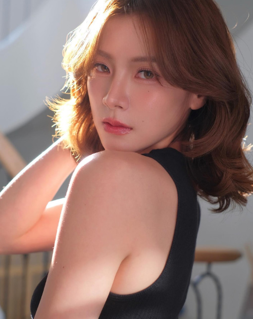 ใบเฟิร์น พิมพ์ชนก กับทรงผมสั้นดีเทลเก๋ มาส่องกันเถอะว่าเป็นทรงอะไร