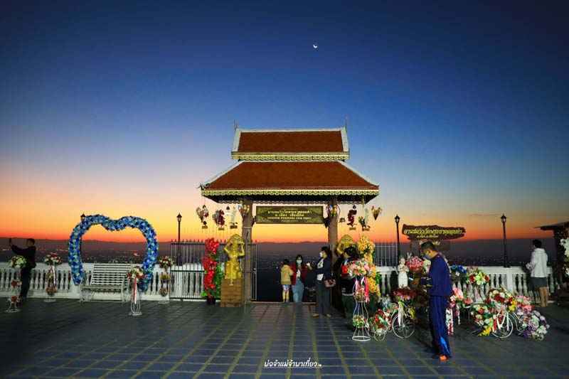 วัดพระธาตุดอยคำ