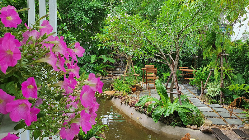 คาเฟ่บางแสน