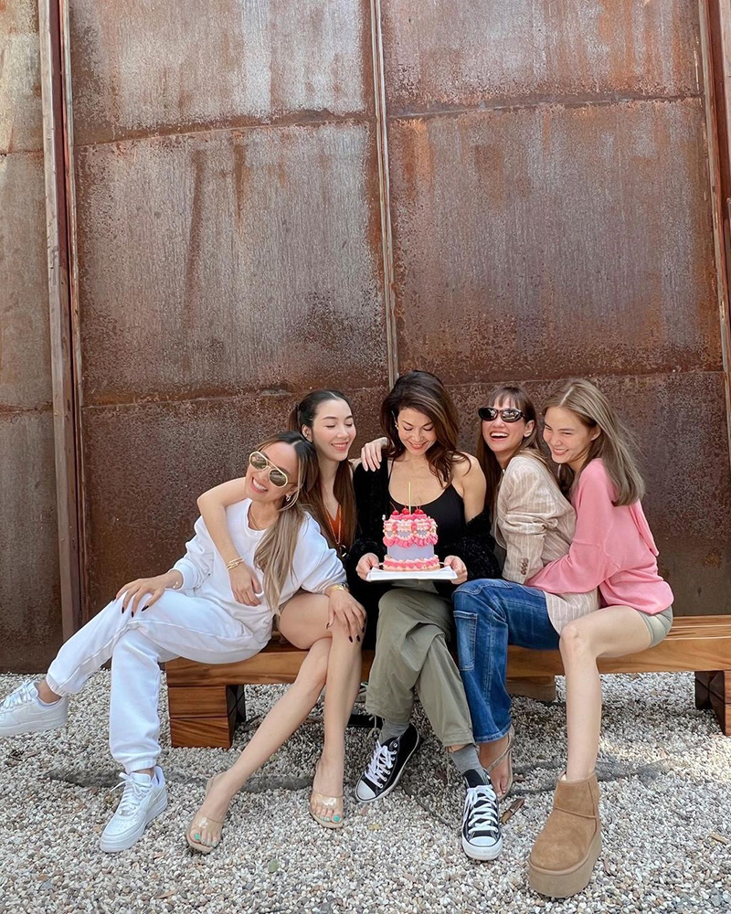 แก๊งนางฟ้ารวมตัว HBD