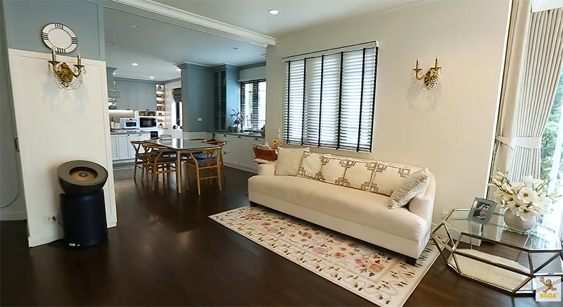 บ้านเอมี่ ตีท้ายครัว