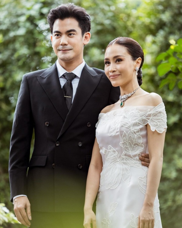 เพชร ภิพัชรา