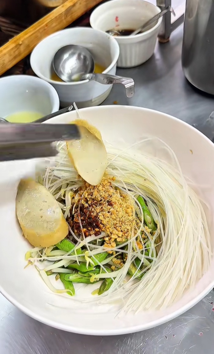 สั่งก๋วยเตี๋ยว