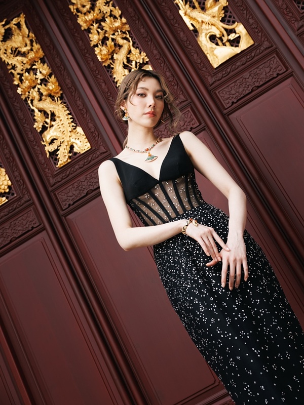 ดราม่า ออม กรณ์นภัส ร้องไห้ในงานที่จีน