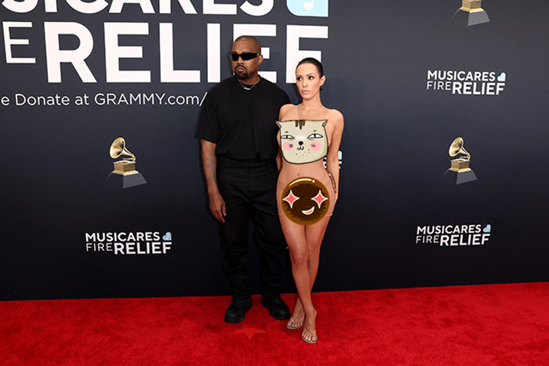 คานเย่ ควงภรรยา ทำช็อกกลางพรมแดงงาน Grammy Awards