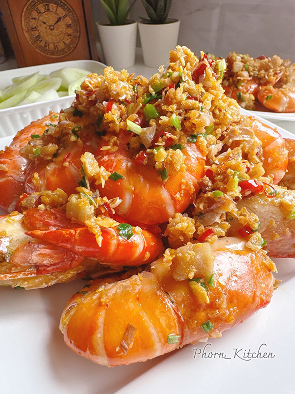กุ้งคั่วพริกเกลือกระเทียมเจียวกากหมู เมนูอาหารไทย สูตรอาหารไทย