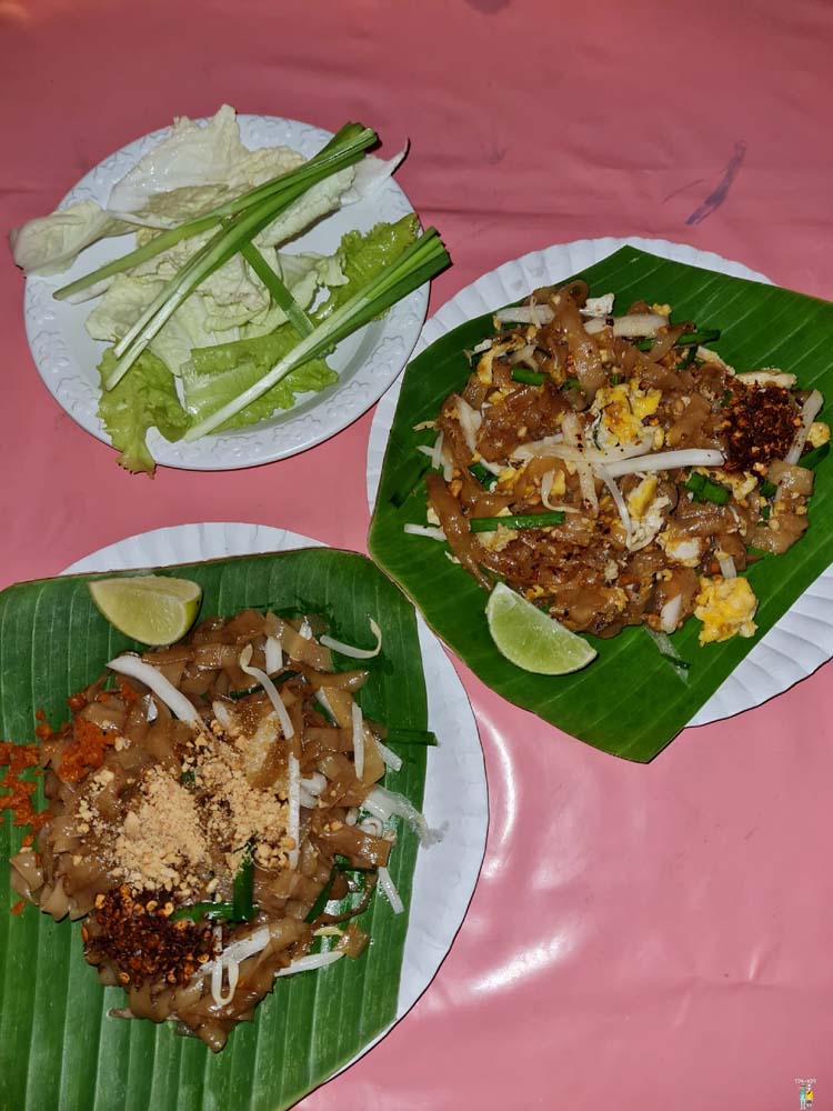 ผัดไทยเตาถ่าน