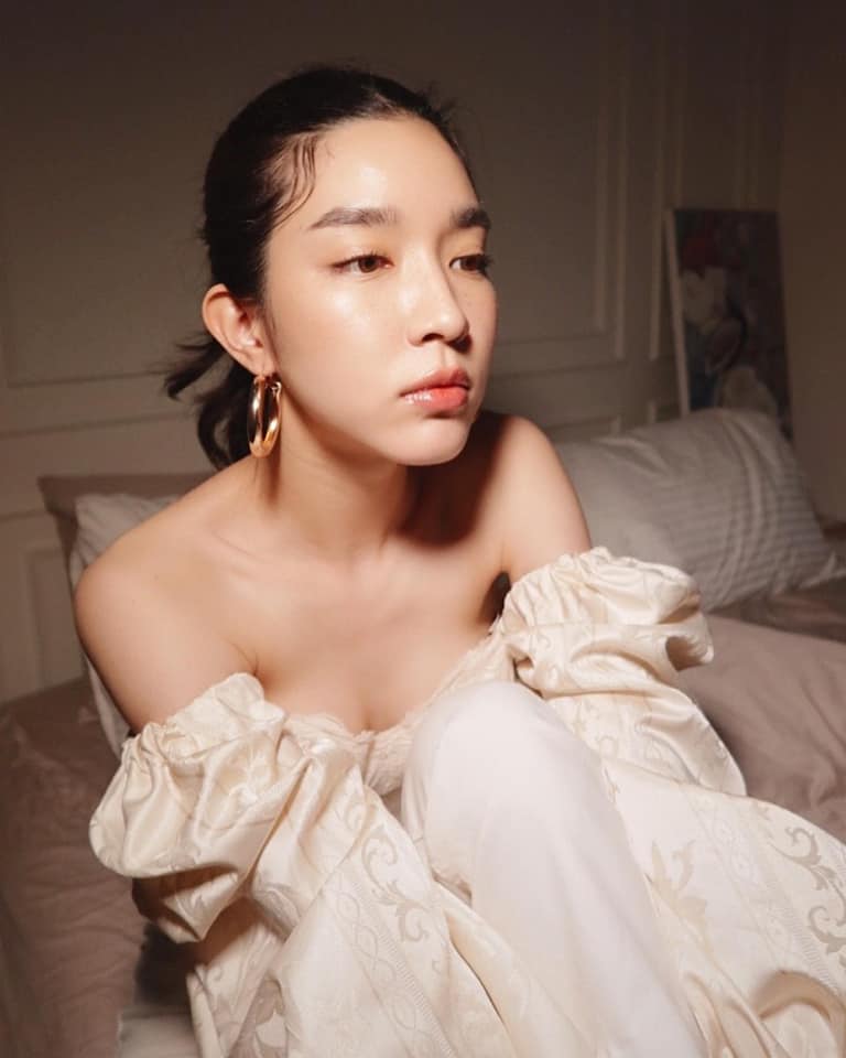 โม มนชนก