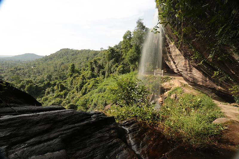 น้ำตกผาหลวง ที่เที่ยวอำเภอโขงเจียม-ศรีเมืองใหม่