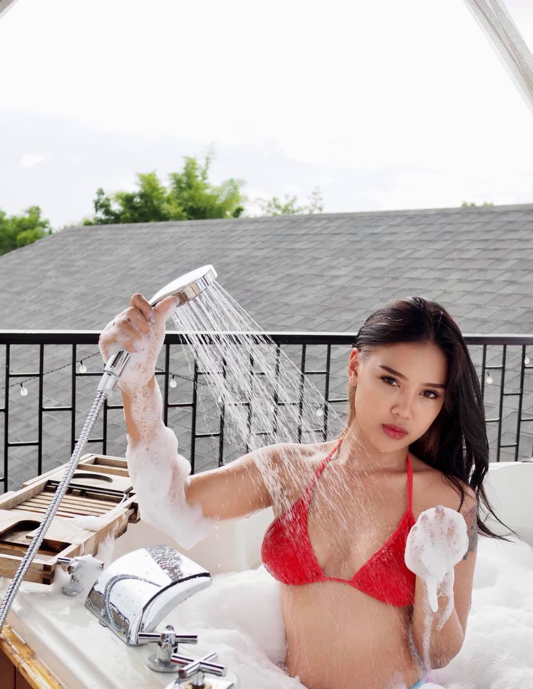 ลูกสาวเก่ง ลายพราง