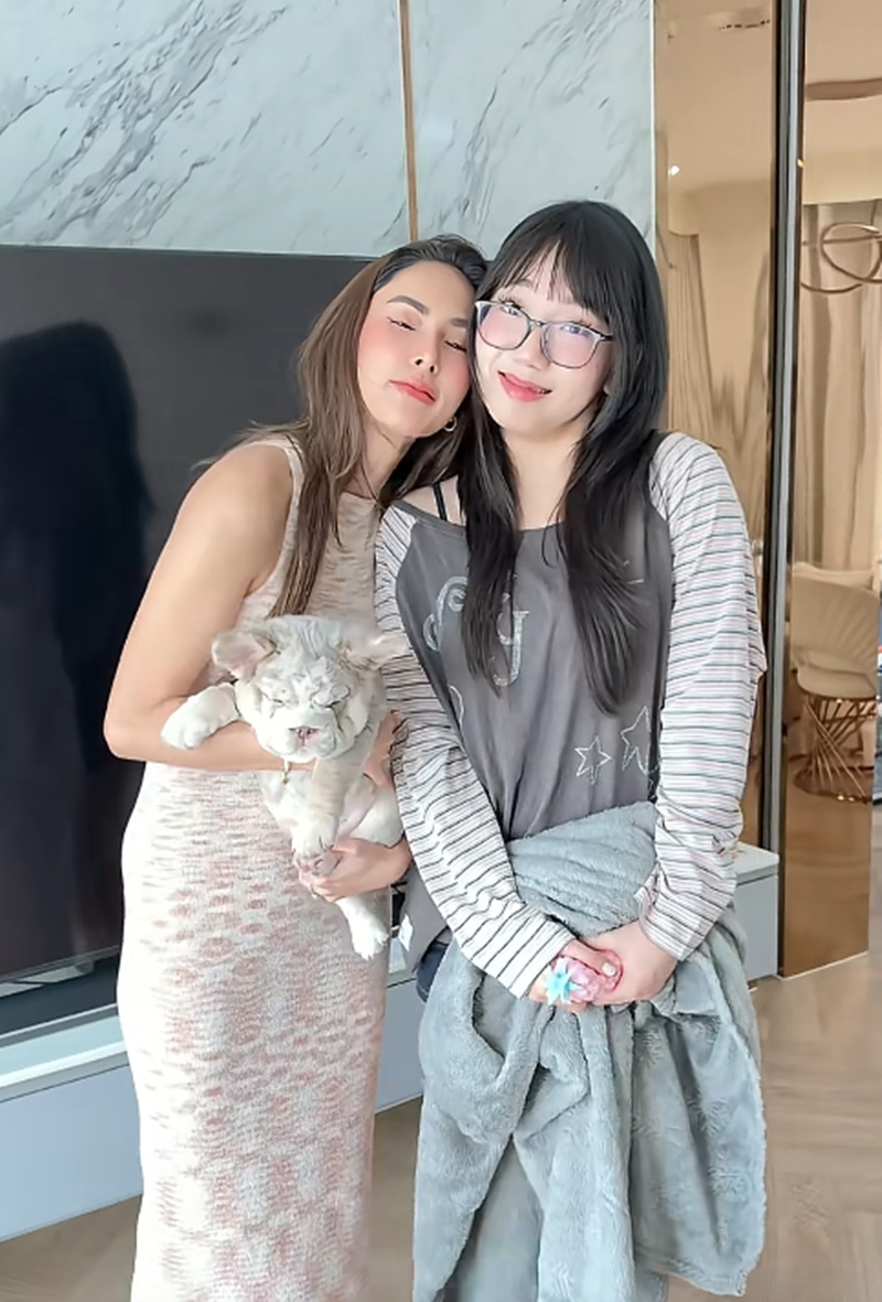 ลูกอุ้ม ลักขณา