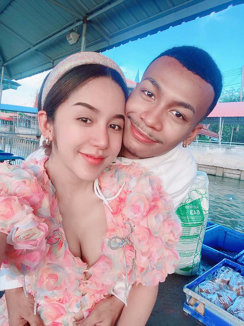 นัส ภรรยา โชค ไทรถแห่