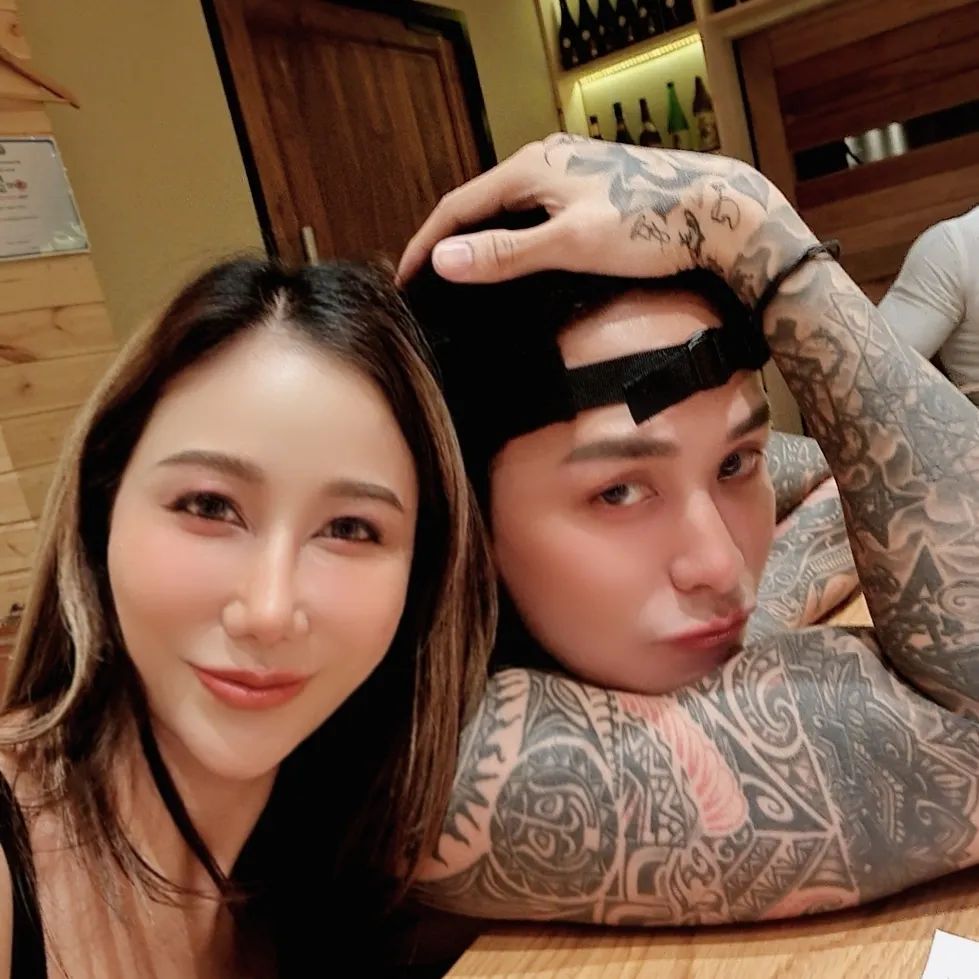 ไฮโซเบลล์ อดิราภ์ 