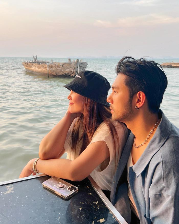 ทาทา บุ๊ค