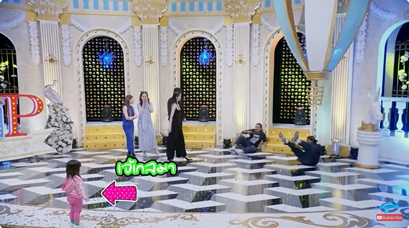 น้องแอบิเกล น้ำตาคลอ กลัวแม่ชมถูกโจรเตะกลางรายการ 3 แซ่บ 