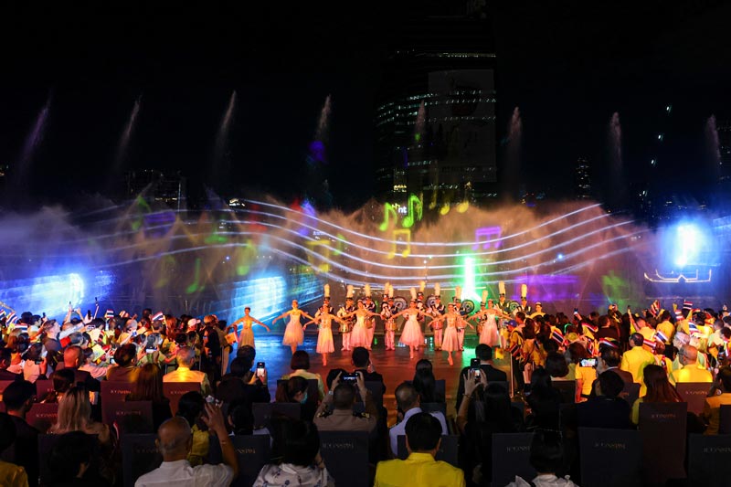 สายนทีแห่งน้ำพระทัย สร้างสุขไทยให้เรืองรอง