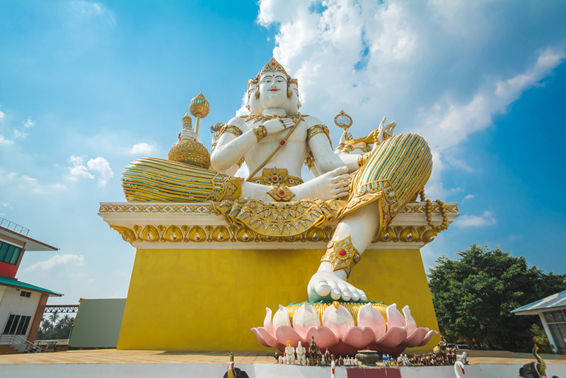 พระพรหม วัดสมานรัตนาราม จังหวัดฉะเชิงเทรา