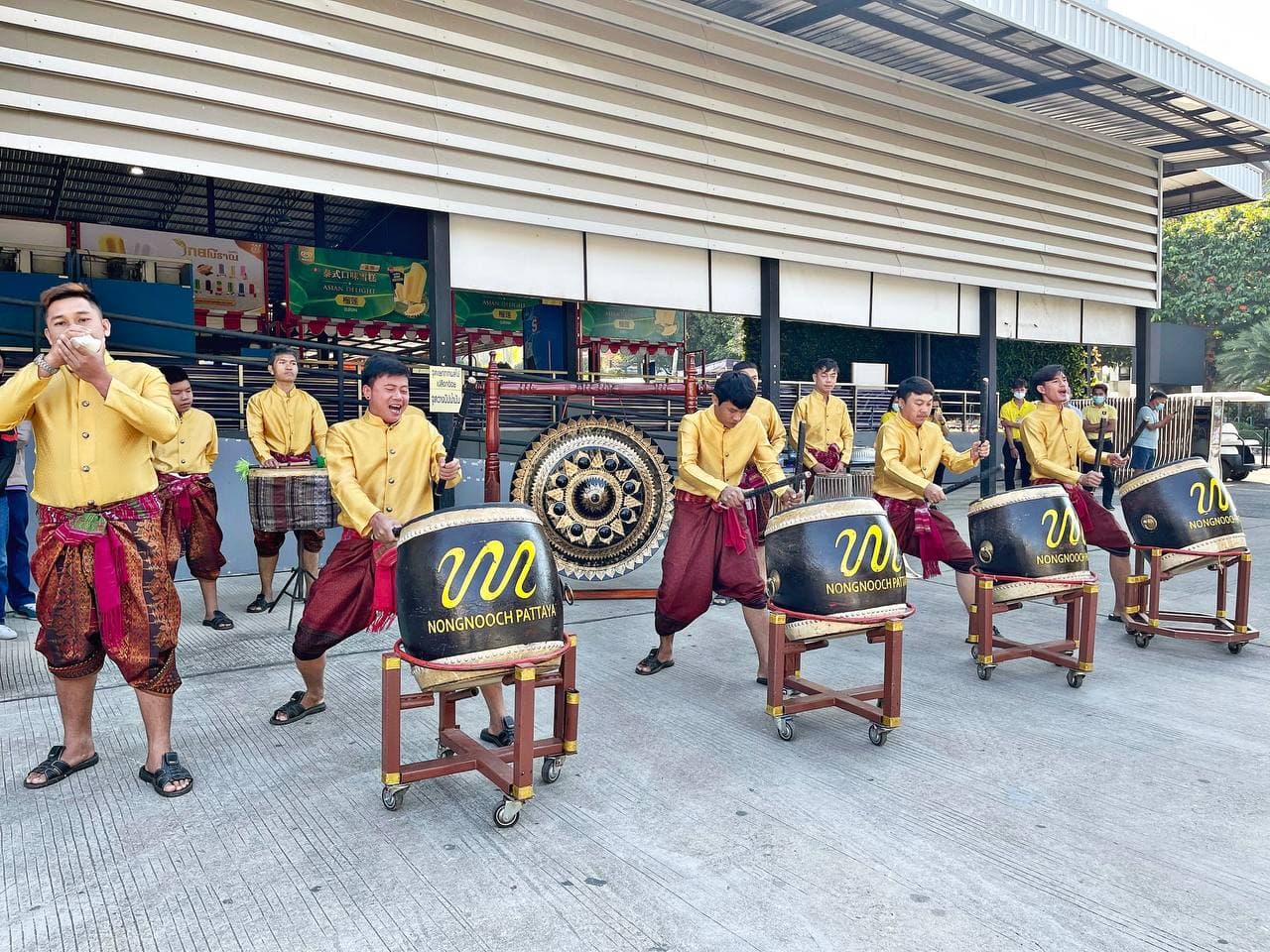 สวนนงนุช พัทยา เปิดตัวรูปปั้น พญาคชสาร