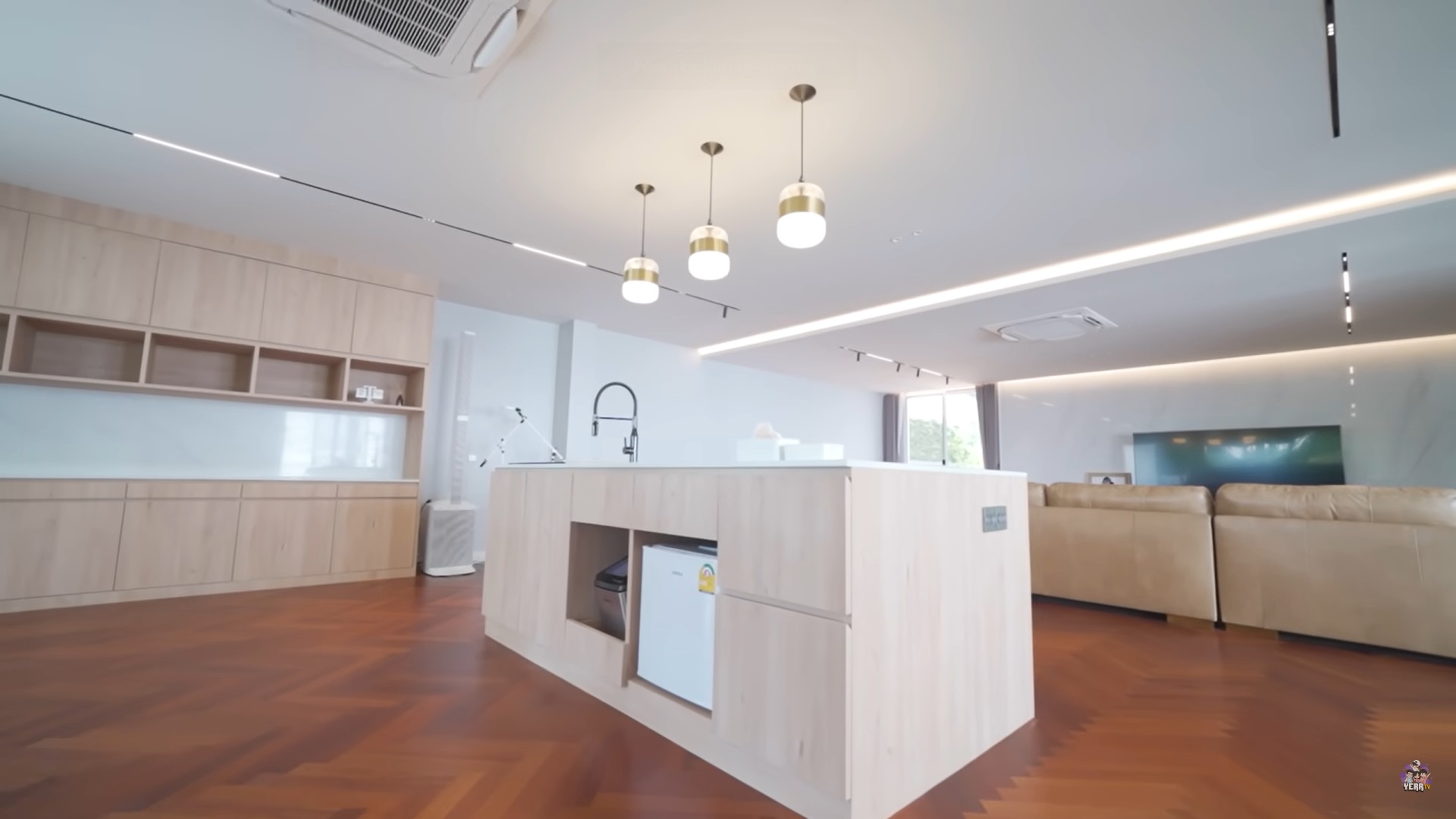 เจมส์ เรืองศักดิ์