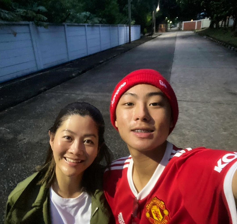 สู่ขวัญ บูลกุล