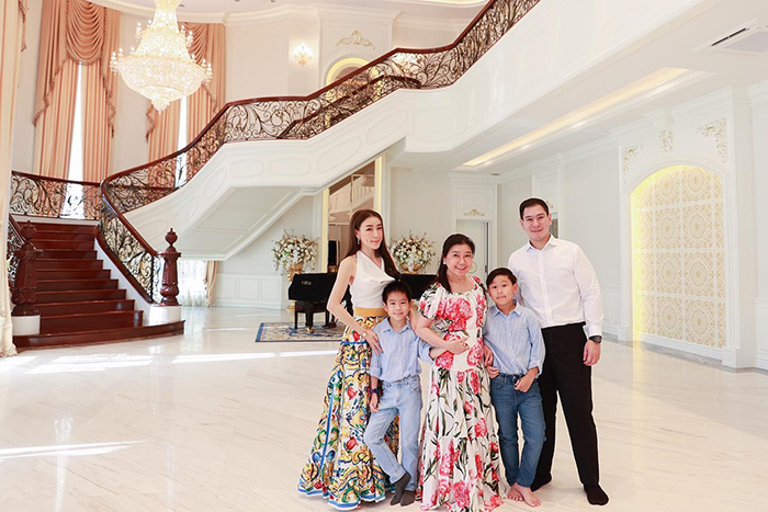 เอิร์น จิรวรรณ