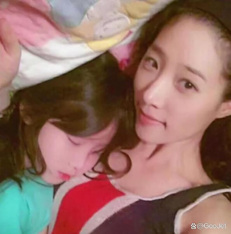  แม่คิมแซรน อายุ 48 หน้าเด็กไปไหน