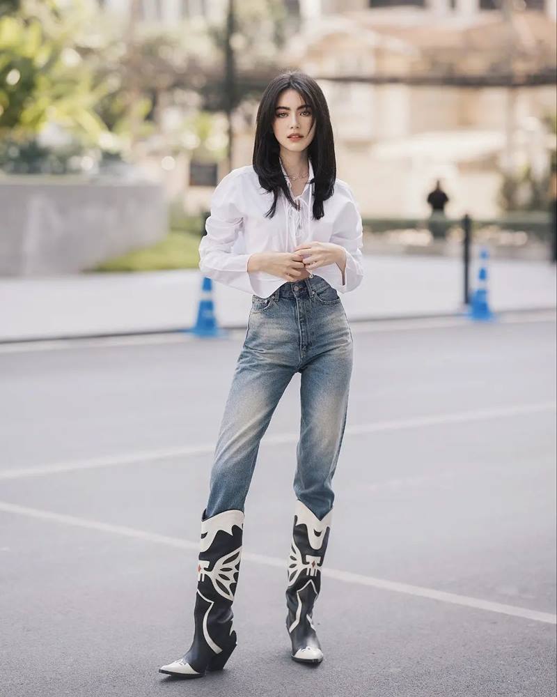 ใหม่ ดาวิกา