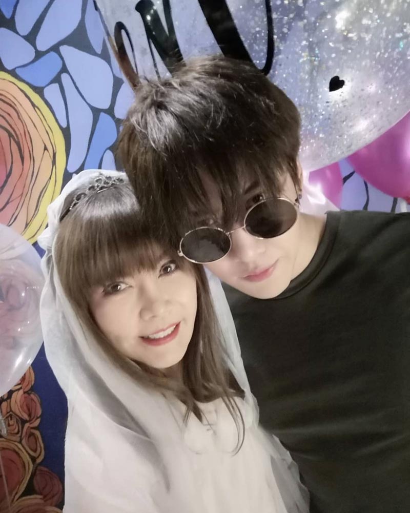 คุณแม่ ไมค์ พิรัชต์