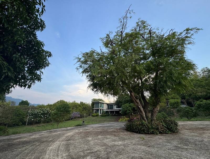บ้านเอ๊าะ กีรติ 