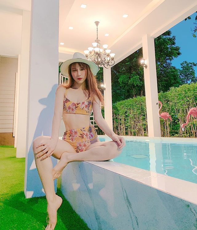 แอปเปิ้ล สีสะเหงี่ยน