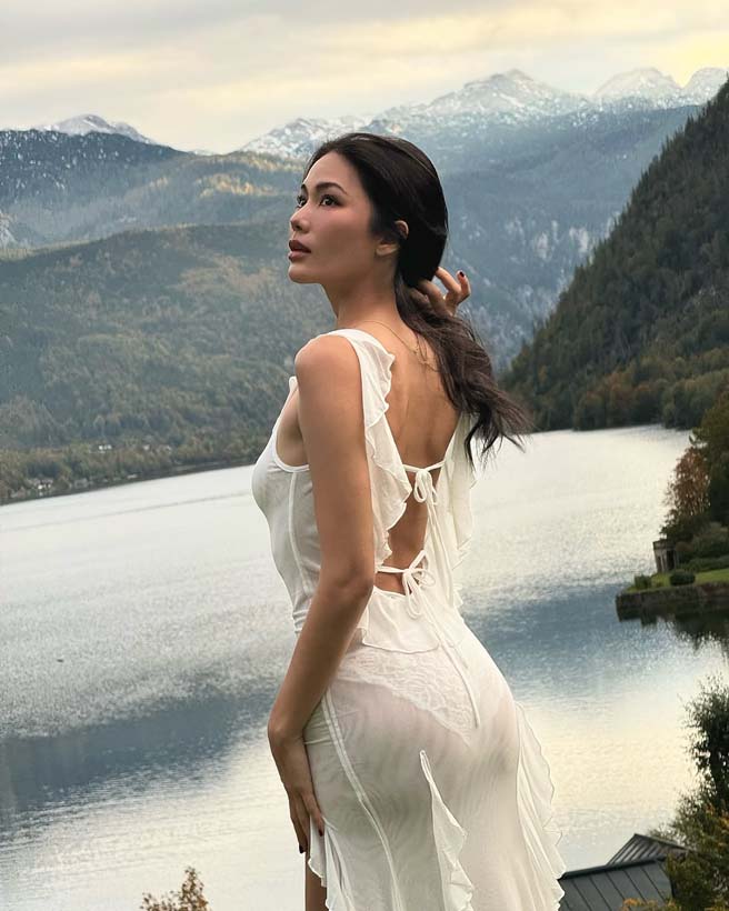 น้ำตาล ชลิตา ใส่เดรสสุดบาง เห็นสัดส่วนเซ็กซี่ด้านใน