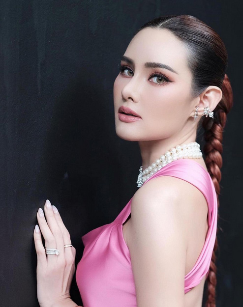 หญิง รฐา พัฒนาการความสวย